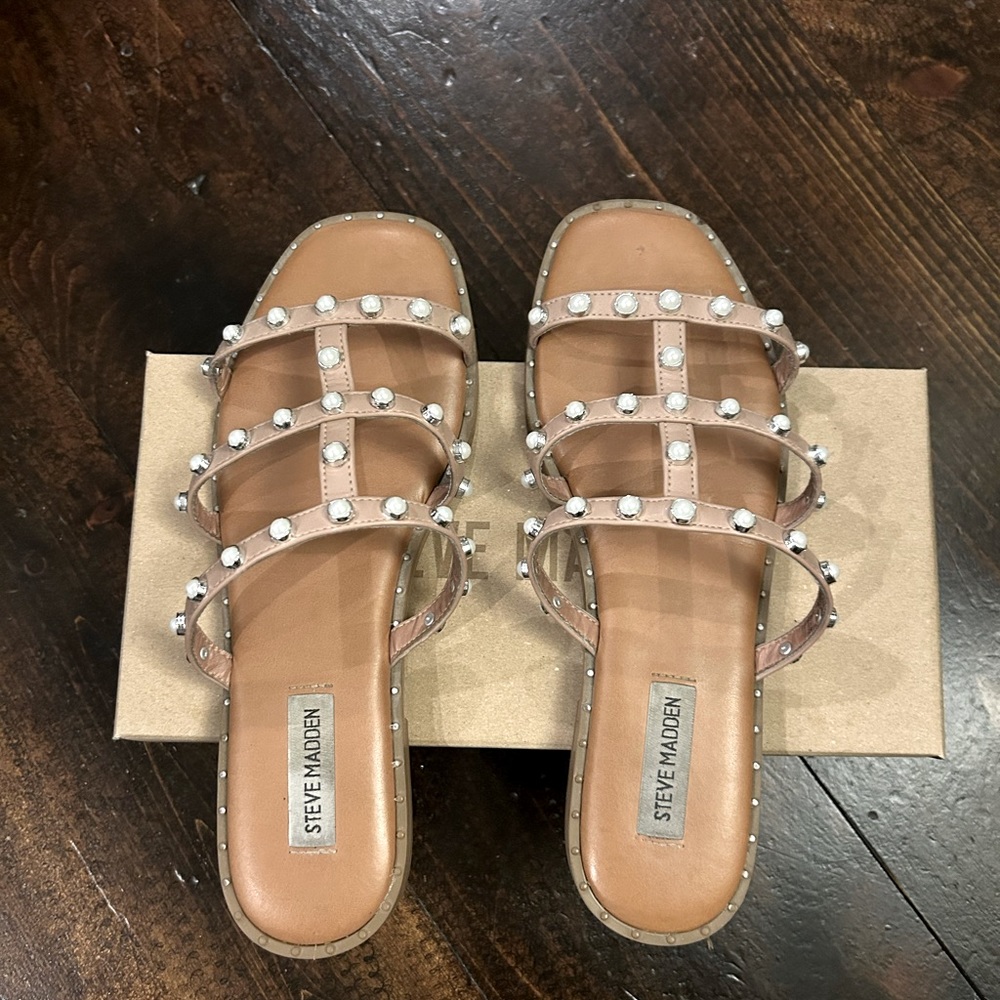 Steve Madden Lynky Tan Caged Pearl Studded Sandals Flat Slides sz 9.5